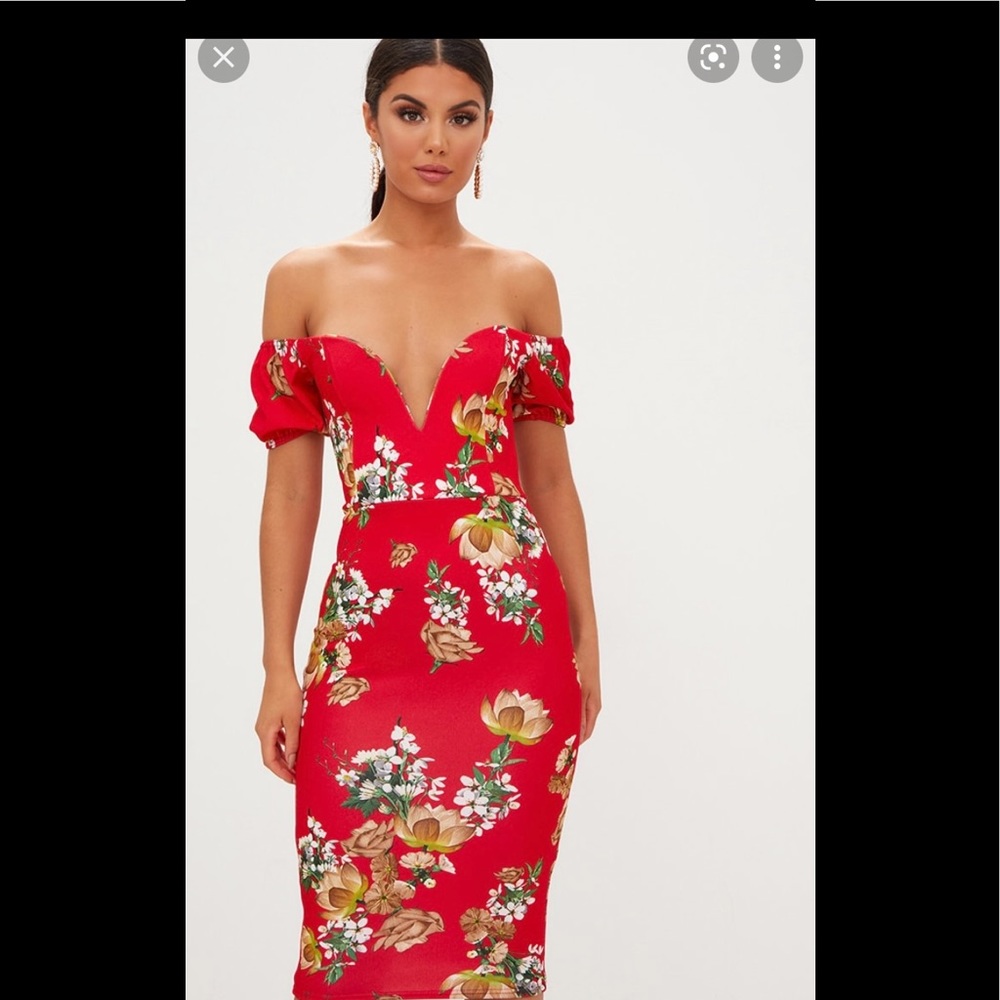 Pretty little thing Floral dress size 6 .. new with tags